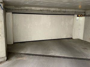 Garage à louer – Centre de Décines-Charpieu (69150)
