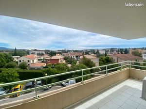 T2 rénové 45M2-Terrasse-Belle vue sur l'Estérel