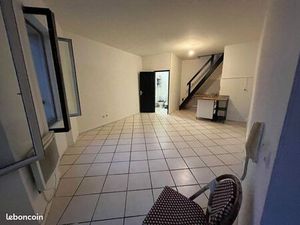 Salon ctre loue t2 50m2