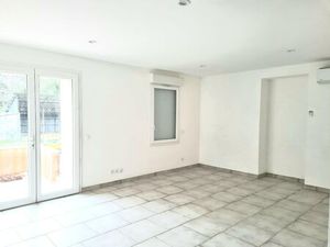 Location appartement 4 pièces 73 m² à Signes (83870)