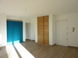 Vente appartement 1 pièce 45 m² Carros (06510)
