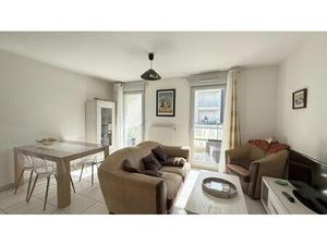 T2 MEUBLE Lumineux avec balcon et Garage