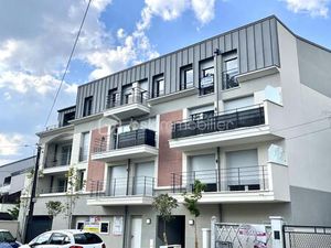 Local d'activités de 118 m² à Sainte-Genevieve-Des-Bois