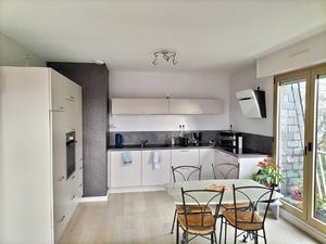 LAVAL  rive gauche  entre centre ville et gare  superbe appa