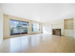 Appartement de 2 pièces de 77m² + balcon