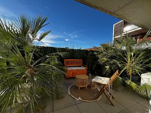 TRES BEL F3 + PARKING ENTRE PLACE CATALOGNE ET GARE