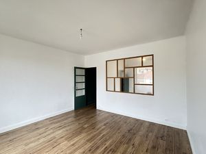 TOULON CHAMPS DE MARS APPARTEMENT 2 PIECES ASCENSEUR DERNIE