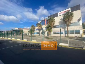 Local d'activités de 300m²