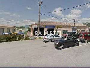 LOUE À MONTAUROUX  205 M2 À USAGE DE COMMERCE OU ENTREPÔT