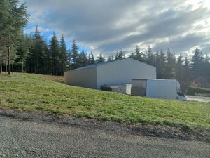 Hangar et terrain constructible