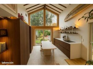 Maison avec jardin paysager au calme