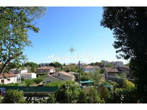 Vente terrain 1165 m² à Frejus (83600)  360 000 €