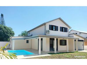 Villa t5 avec piscine a ste clotilde