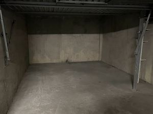 Grand box à louer 18m²