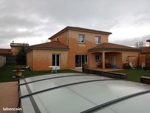 AU CALME avec Piscine Chambre à louer chez l’habitant à St Jean de Touslas (69700 Beauvall