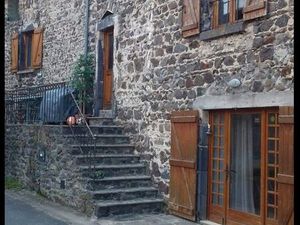 Loue maison en pierre à Bergonne