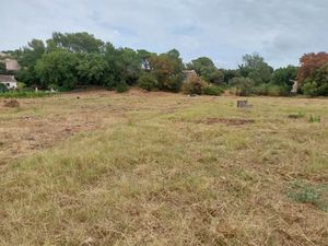 Vente terrain 410 m² à Frejus (83600)  246 000 €