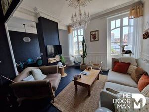 BERTHOT FANNY -THE DOOR MAN France