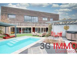 Local d'activités à vendre