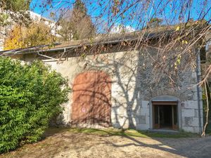 Vente locaux professionnels 290 m² à Saint-egreve (38120)  250 000 €