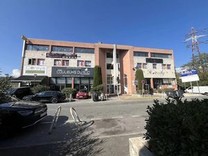 Vente locaux professionnels 79 m² à Cannes la bocca (06150)  211 380 €
