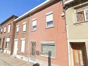 Maison d'habitation à remettre au goût du jour avec jardin