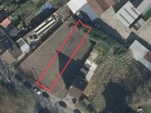 Terrain à construire pour maison fermée dans un endroit calm