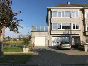 Appartement (2ch) lumineux au 1 étage dans une rue calme