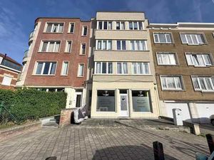 Surface commerciale 135 m² avec caves et extérieurs – Delta