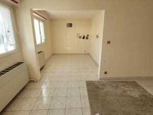 Appart tbe dernier étage 2/3 ch avec parking