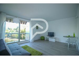 2 PIECES 48 m2 - MEUBLE - BALCON - CAVE -