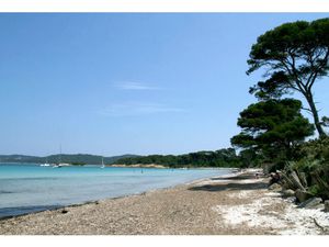 Appartement T2 de 40 75 m2   avec terrasse de 15 m2  dans le centre de Hyeres les palmiers