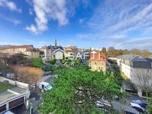 Lumineux et Traversant  vue imprenable  3 chambres 