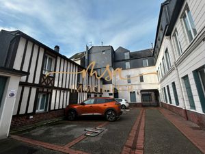 ROUEN QUARTIER GARE SNCF = STATIONNEMENT EXTERIEUR = Idéal