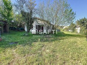 GRADIGNAN – Maison à rénover ou projet de construction sur belle parcelle en seconde ligne