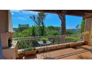 Vente maison 5 pièces 206 m² Saint-Raphaël (83700)