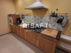 Maison dans un village au calme