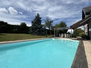 Magnifique villa avec piscine et bureau professionnel