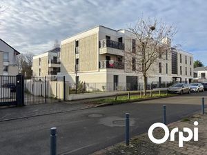 Location appartement 3 pièces 56 m² à Montigny-le-Bretonneux (78180)  1 100 €