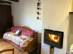 Charmant duplex meublé – 530 HC – Prêt à emménager