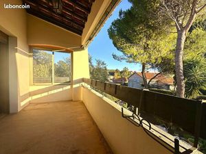 LE CANNET  MONT JOLI  SECTEUR RESIDENTIEL  CADRE VERDOYANT  4/5 PIECES  107m²  TERRASSE SU