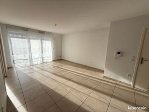 T4 Jaude - Terrasse et parking