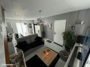 Appart type 4 + cour