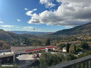 Appartement rénové avec vue mer  Grasse/Magagnosc