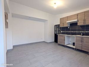 F1 avec petite pièce