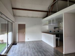 Appartement avec piscine à MALEMORT