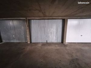 Parking - 15m² - Caluire (Métro Cuire)