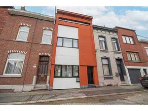 Jolie maison en plein centre de la Louvière avec beau jardin