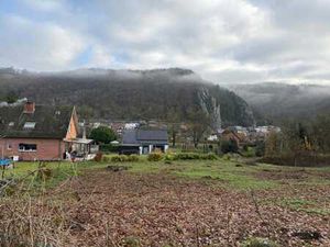 Terrain à bâtir sis au calme  sur les hauteurs de Dinant.