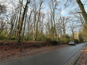 MAGNIFIQUE EMPLACEMENT 19 ARES 05 - PROCHE GARE